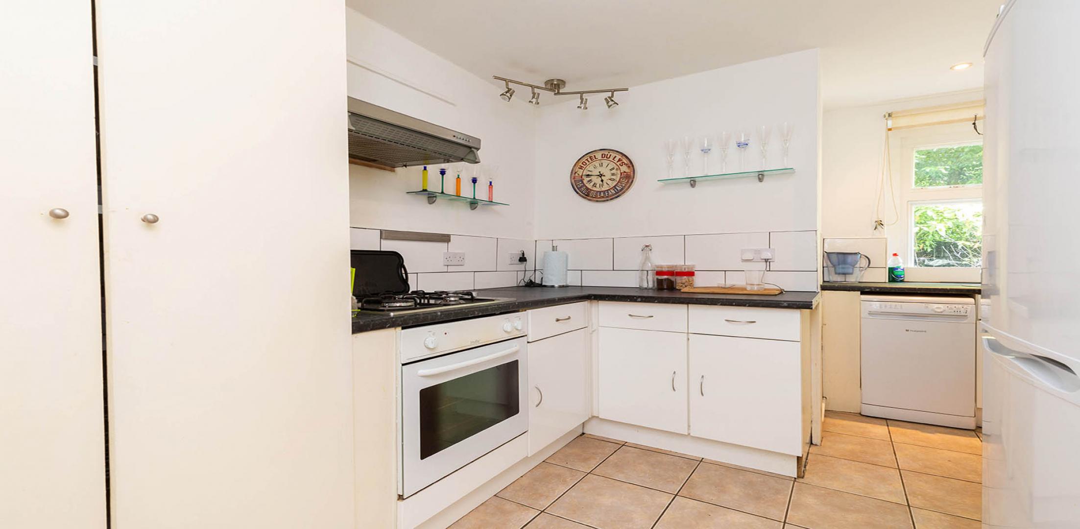 			2 Bedroom, 1 bath, 1 reception Flat			 Acol Road, WEST HAMPSTEAD